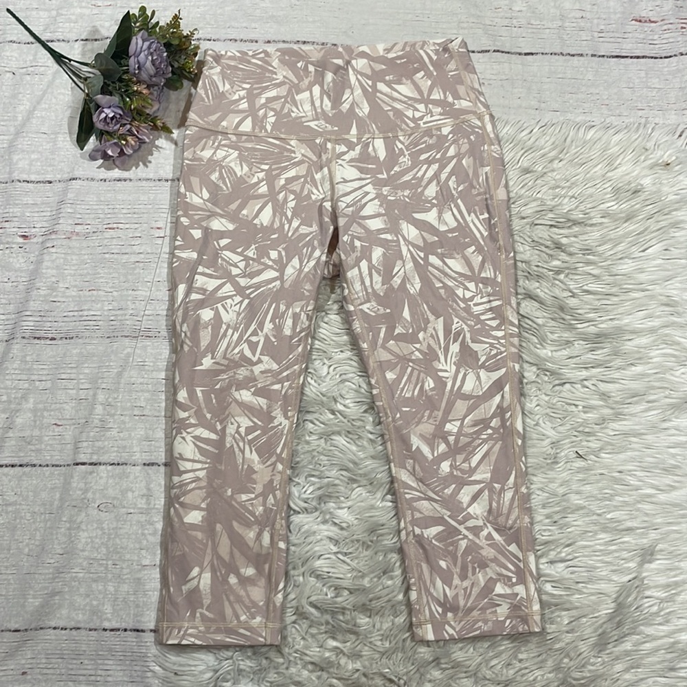 Lululemon Wunder Under HR 21" Shadow Leaf Light Ivory Muse / Light Ivory